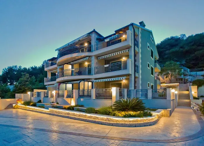 Island Hvar Seaside Levanda With Beach, Pool & Seaview Apartamento *