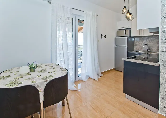 Island Hvar Seaside Levanda With Beach, Pool & Seaview Apartamento