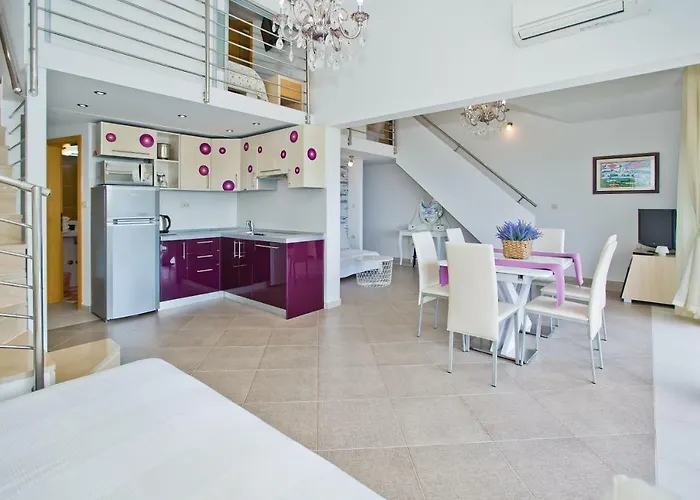 Island Hvar Seaside Levanda With Beach, Pool & Seaview Apartamento