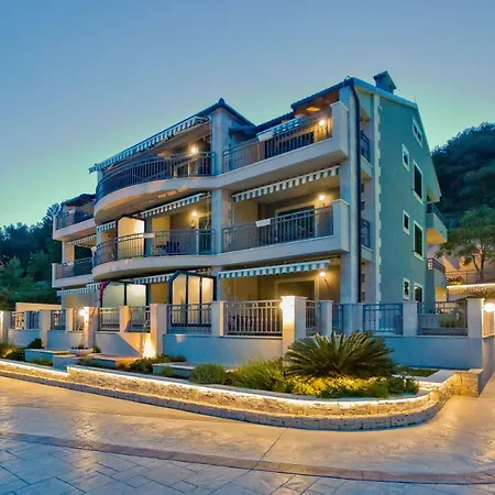 Island Hvar Seaside Levanda With Beach, Pool & Seaview Apartment *