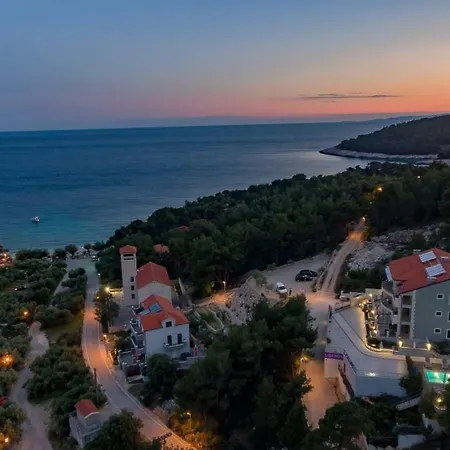 Island Hvar Seaside Levanda With Beach, Pool & Seaview Apartment *