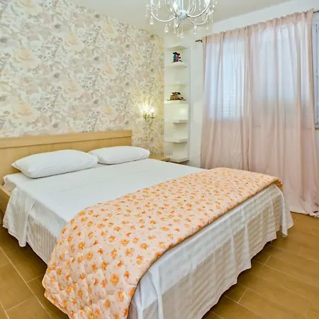Island Hvar Seaside Levanda With Beach, Pool & Seaview *