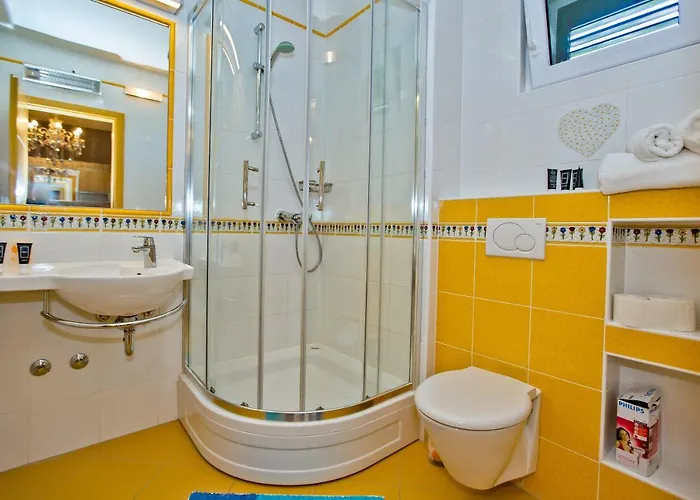 Island Hvar Seaside Levanda With Beach, Pool & Seaview Apartment *